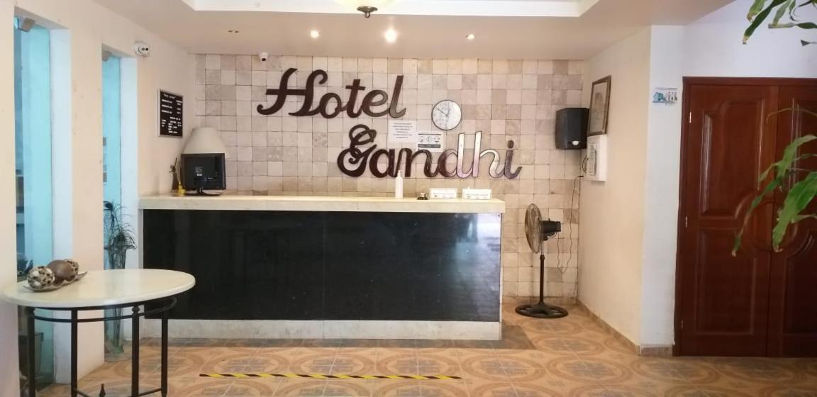 Oyo Hotel Gandhi 切图马尔 外观 照片